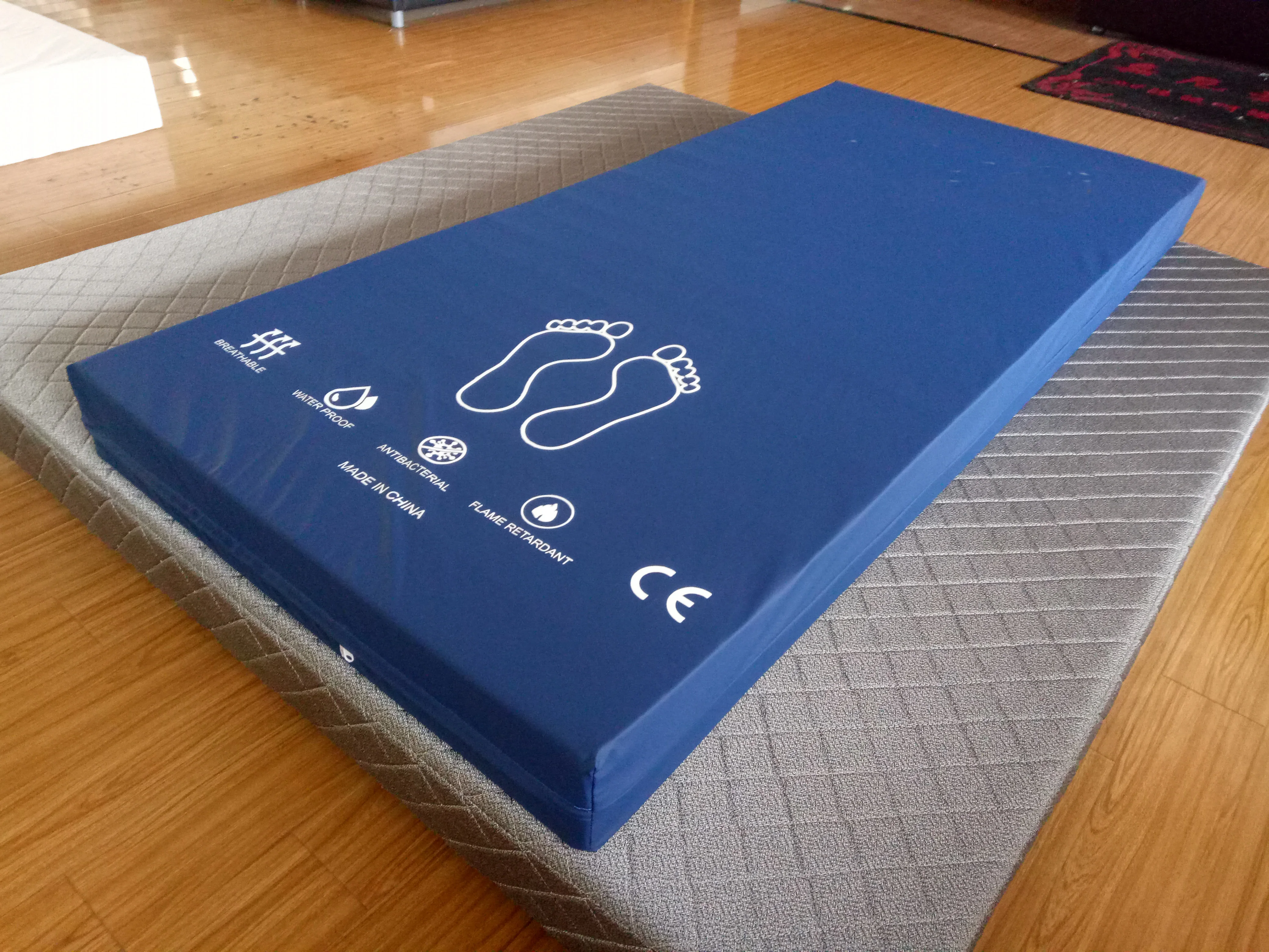 Waterproof and fireproof camping prison hospital school dormitory outdoor single cheap medical folding foam mattress supplier