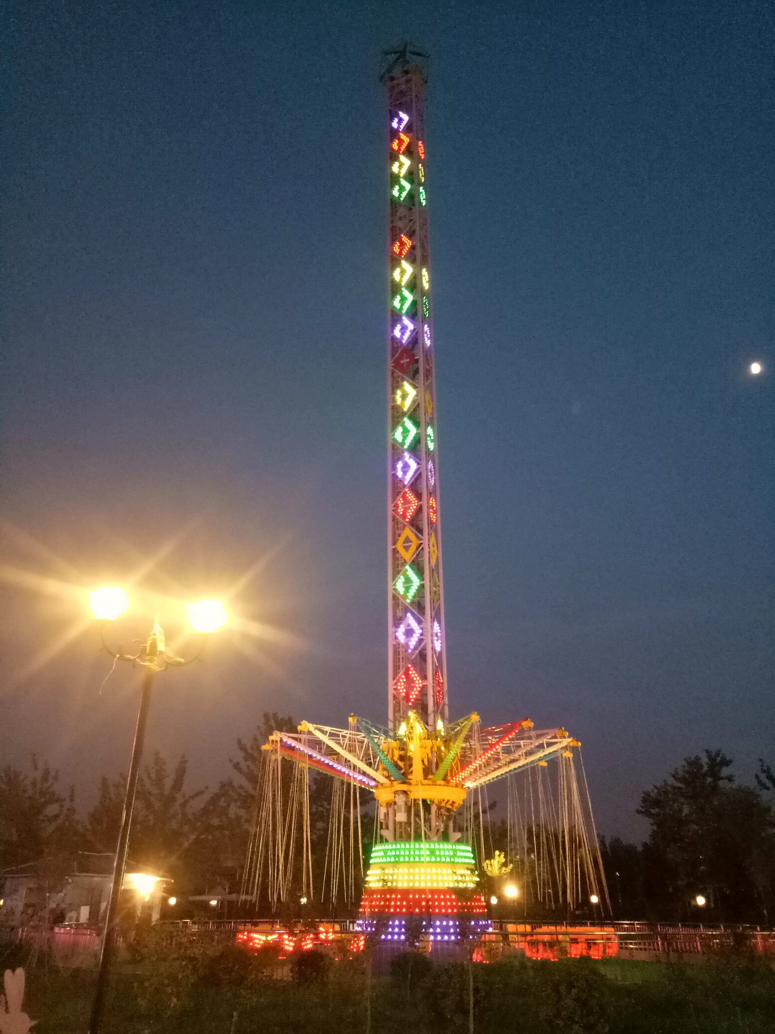 China new theme park products beautiful UFO games with romantic lighting 52m flying chairs for children