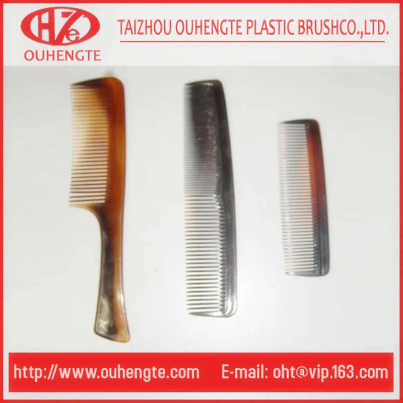 
small plastic travel hair comb 