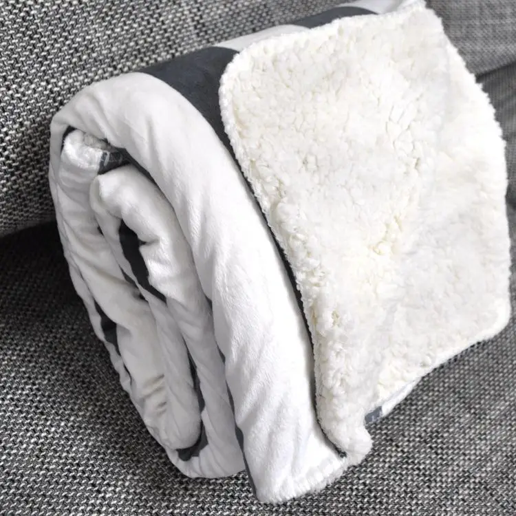 Wholesale Micro Mink  Polyester  Plush Cozy  Worm  Flat Printing  Sherpa Throw  Gift Blanket