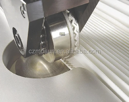 Pattern roller for ultrasonic lace sewing machine