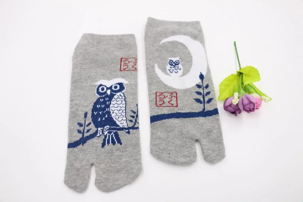 Wholesale Colorful Knitted Cotton Japanese Ankle Socks Funny Tabi Socks