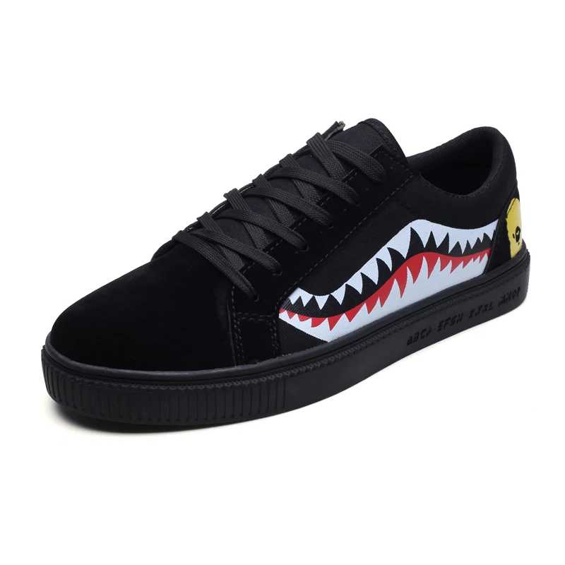 Summer Vance with the same shark low-top shoes and  men sneaker shoes