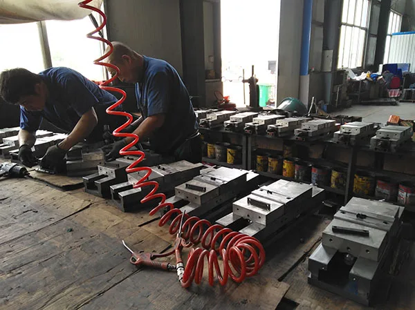 Q93 Series Precision Milling Machine Vice Used On Machine Center