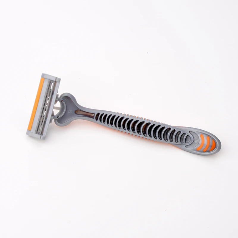 hot selling triple  disposable balde male shaving razor in supermarket
