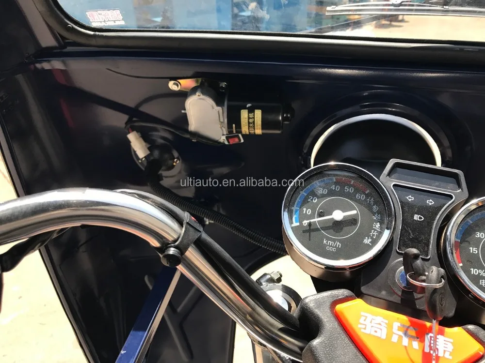 Electric tricycle for cargo transport