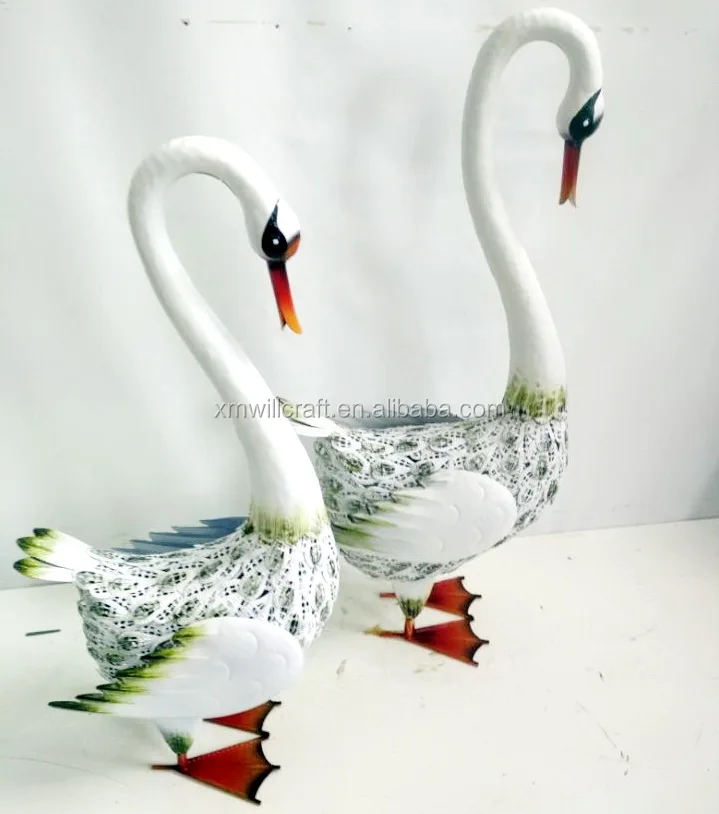 
outdoor garden decoration white Metal Swan 