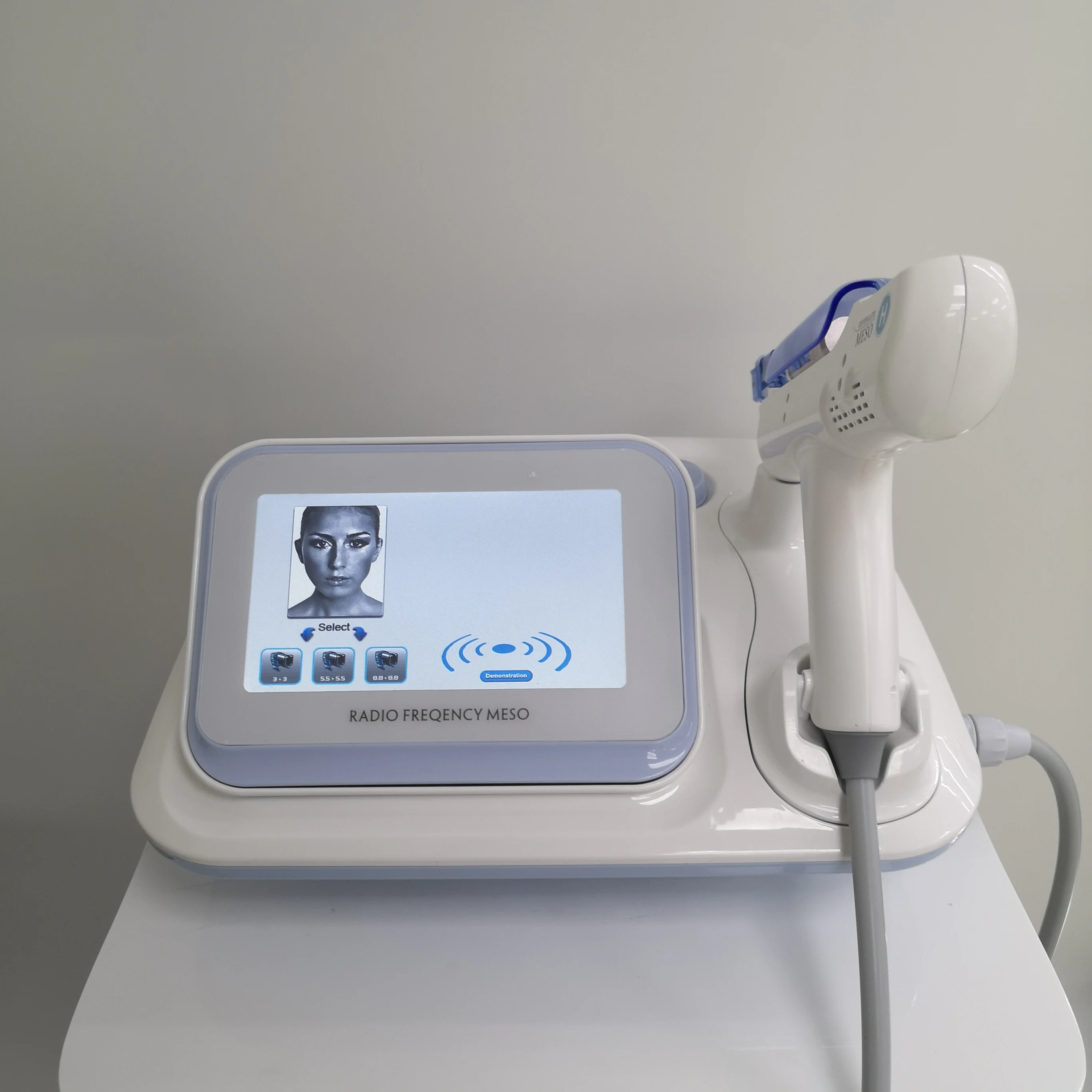 Needle free RF Photon Mesotherapy Device for Wrinkle Removal and Skin Moisturizing