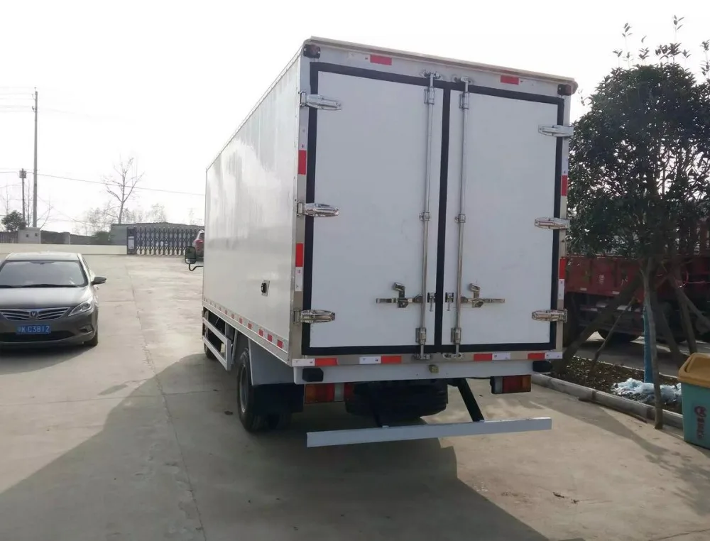 Japan brand 600p new 3t/4t/5t ice cream transportation freezer refrigerated box truck small reefer truck for sale
