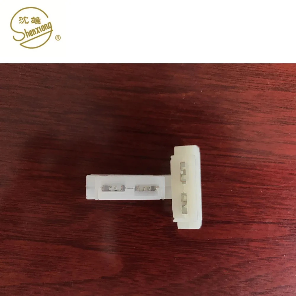 New style middle auto blade fuse holder