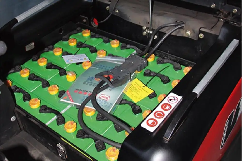 RED-LIFT Three-wheel Forklift CPD15TV8