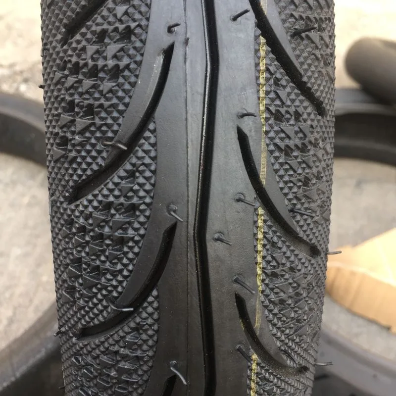 Высококачественная мотоциклетная шина DONGYING RUISHENG 80/90-14 с высокой степенью натурального каучука