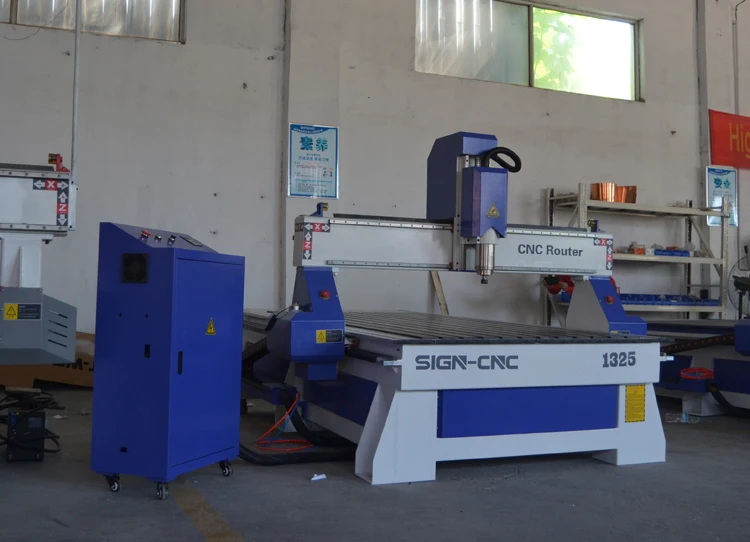  1325 кВт Вакуумный насос CNC деревообрабатывающий режущий маршрутизатор для шкафа