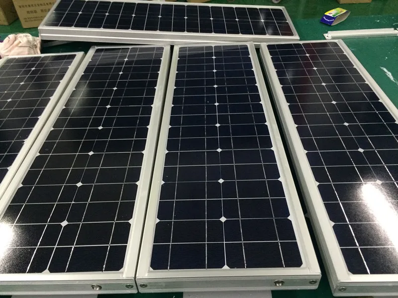 Low price DC12V 30w solar led street lamp with 6m pole inbuilt solar panel li-ion battery