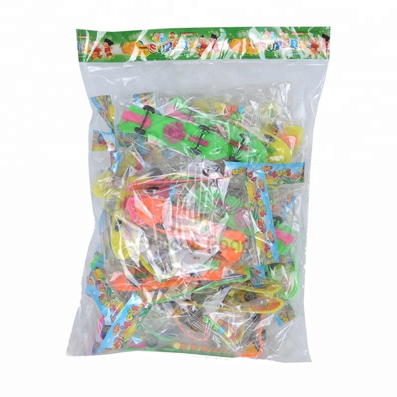 Mini Skateboard Toy Candy Packing  in Bag Confectery