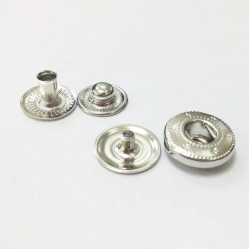 Состоит из четырех частей Tich оснастки кнопку шпильки