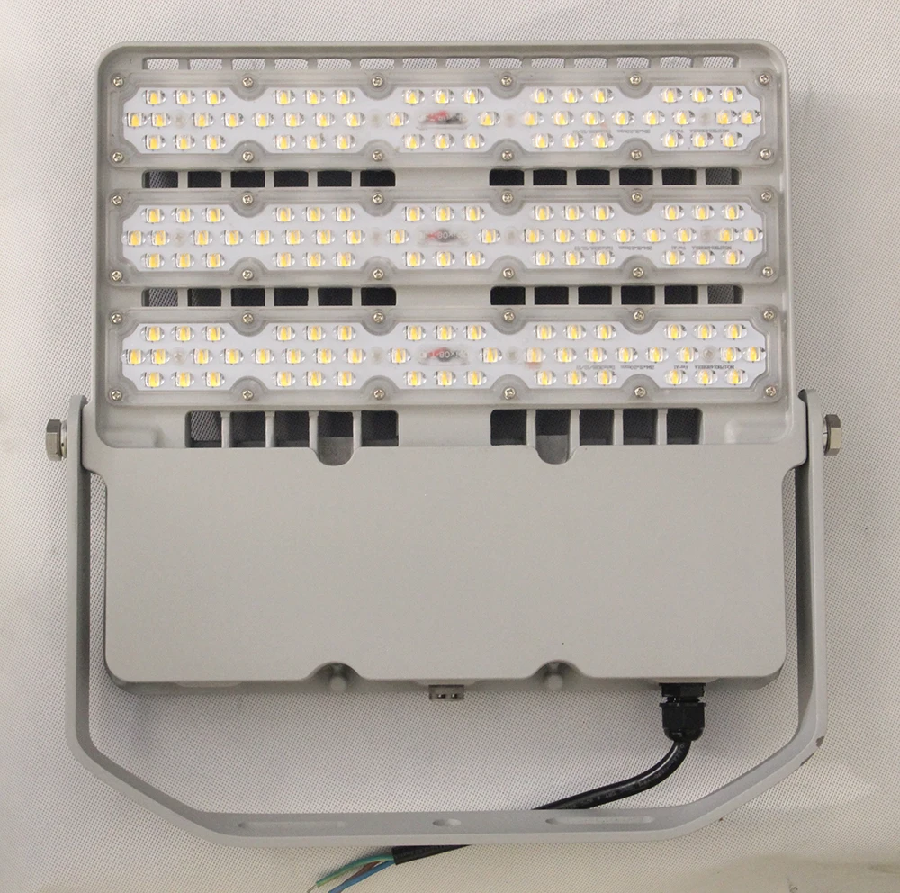 
130-150lm/w Factory wholesale soccer field 100W 150w LED Flood Light Outdoor 