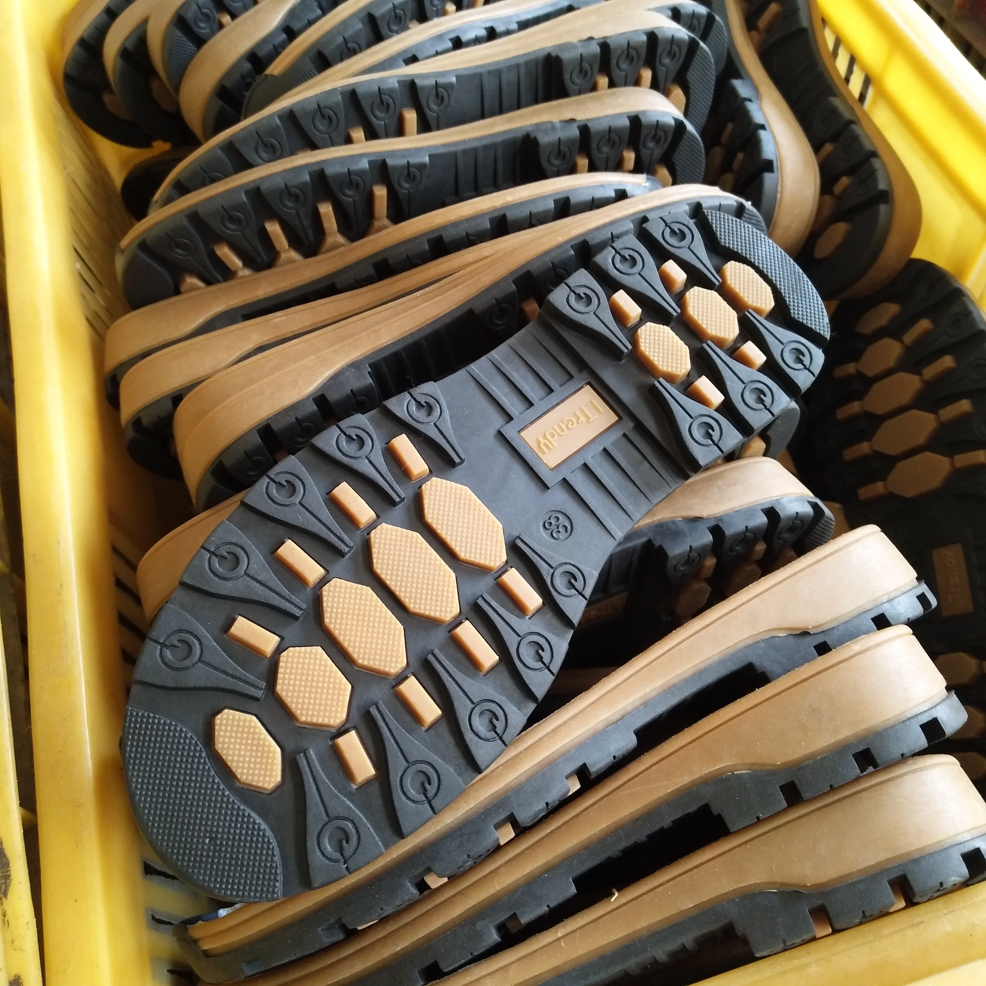 Factory Wholesale Prices OEM Service Free Samples Men TPR Material Shoe Soles