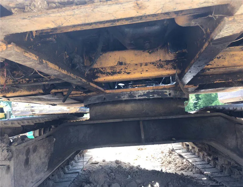 Used Japan small excavator kato HD450-7 mini excavator with diesel engine and original paint for sale