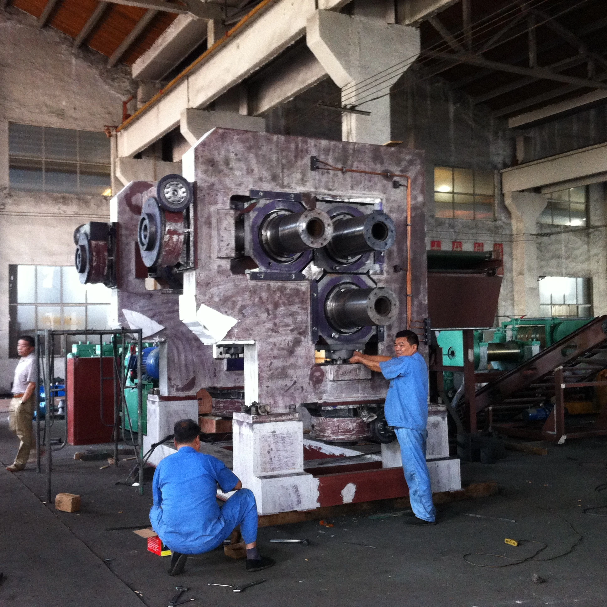 1500 м резиновая машина с тремя роликами