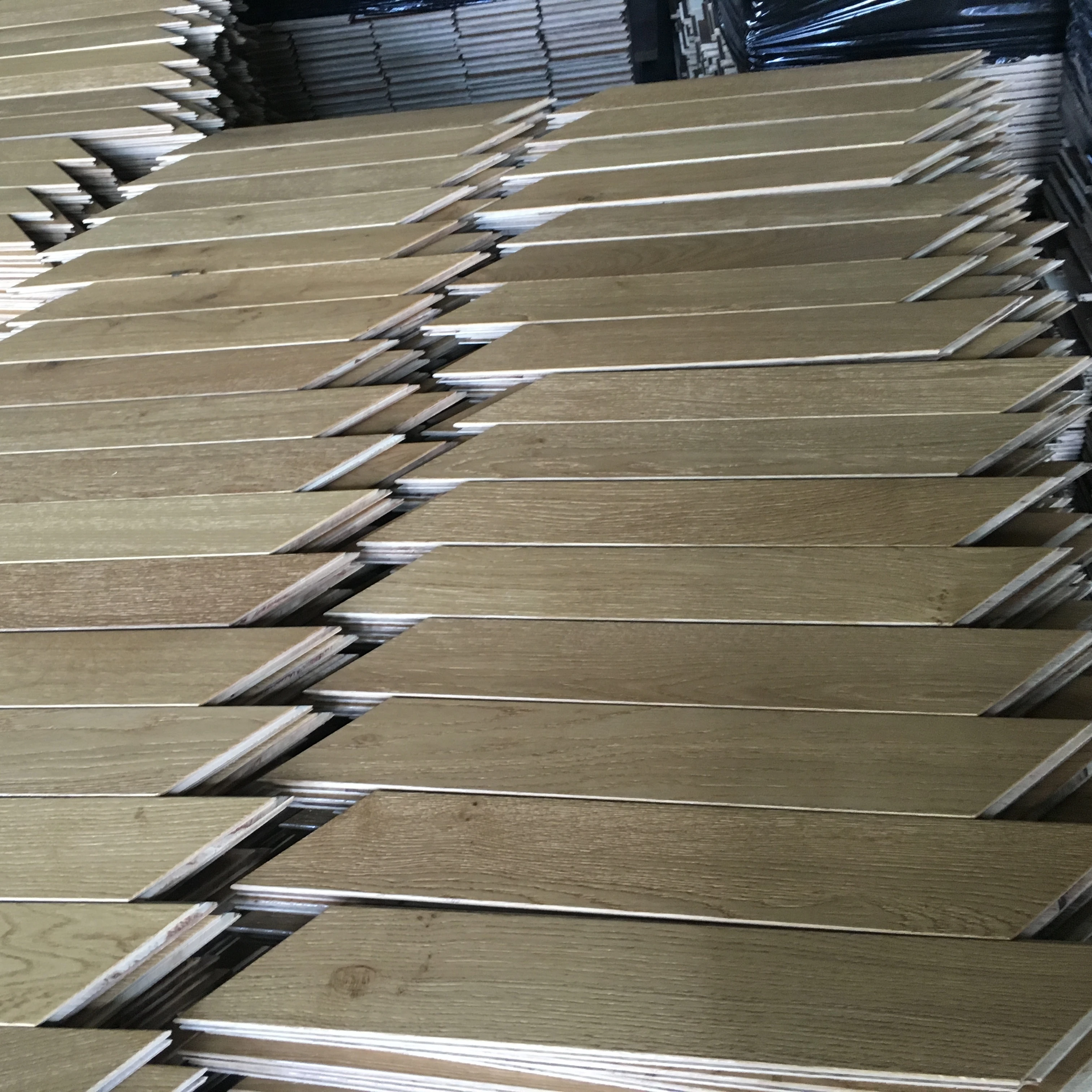 Chevron Parquet Engineered Wood Flooring Interlocking For Sale