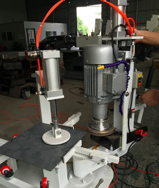 Шлифовальный станок для углов