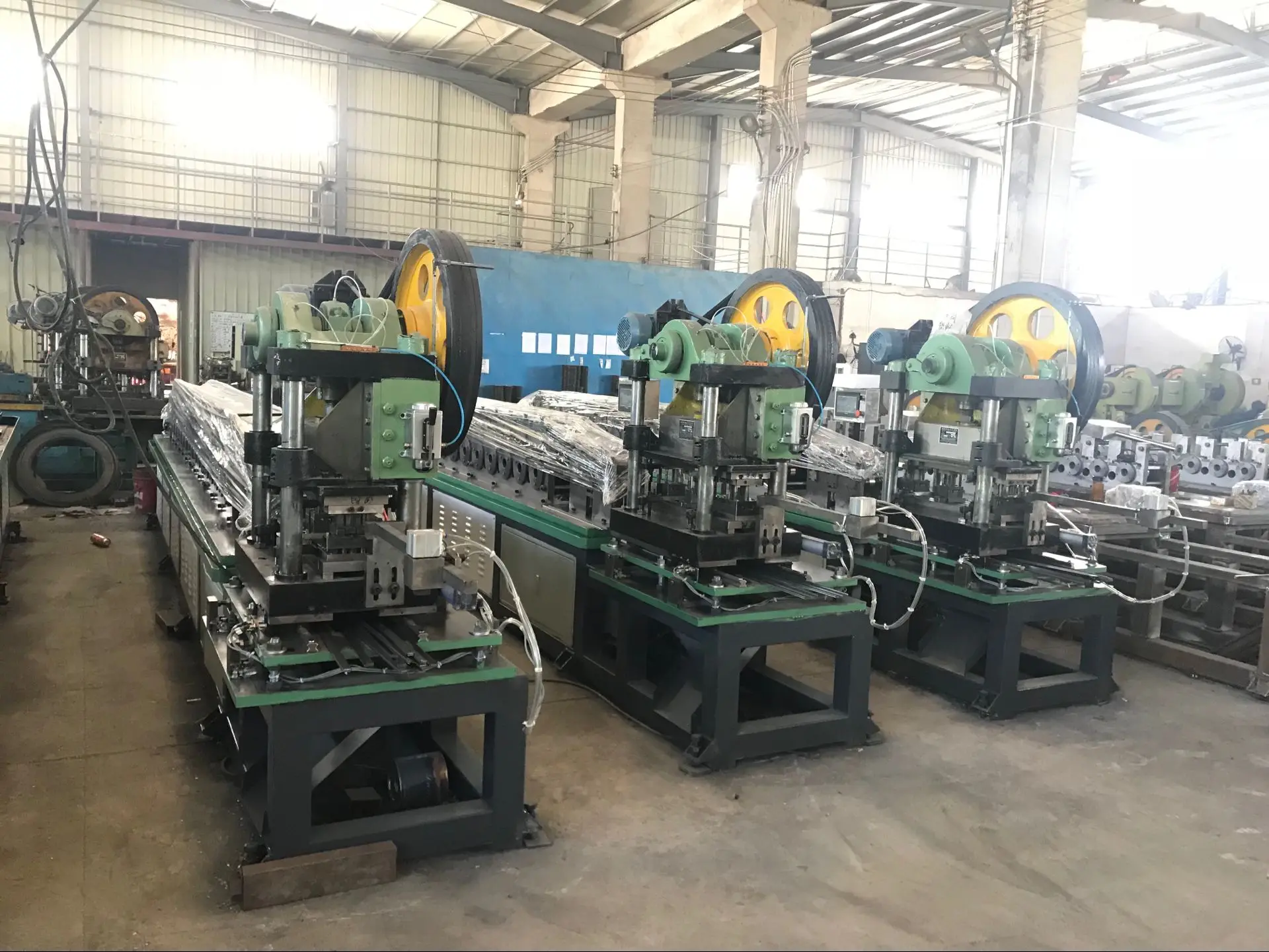  Машина для производства выдвижных ящиков с шарикоподшипником в Китае