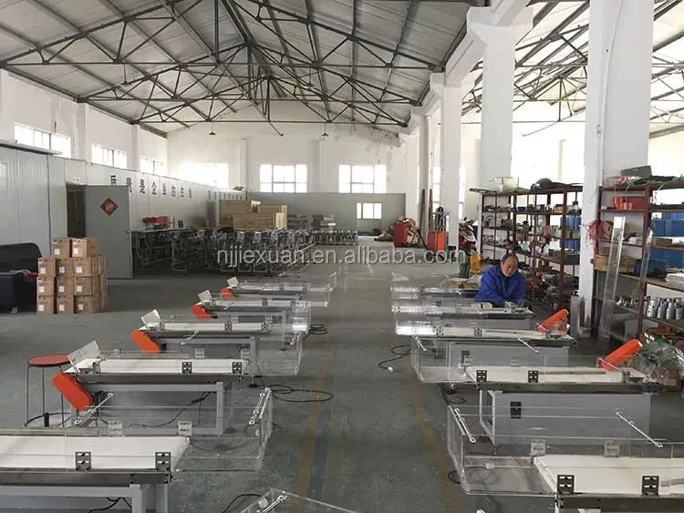 Automatic L-shape drinking straw gathering machine