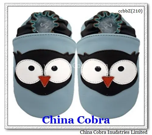 
2021 best selling high quality soft baby shoes with fur inside 