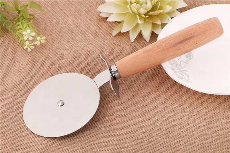PIZZA CUTTER WOOD HANDLE CAKE KNIFE STAINLESS PIZZA WHEEL