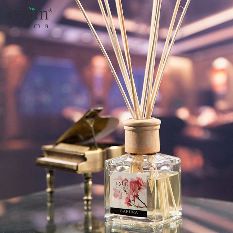 Eyun Hot New Product A51 150ml Glass Bottle Fragrance Wood Stick Reed Diffuser for Gift Set