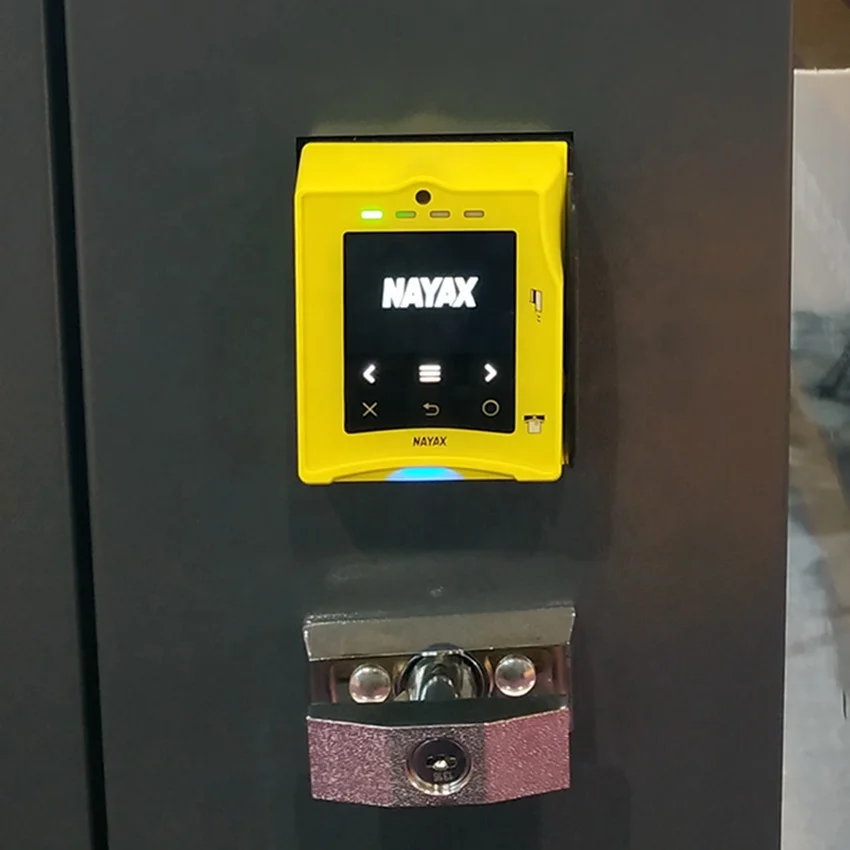 smart 24 hour self-service automatic potato chips vending machine for bus station