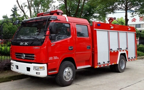 4 CBM  DongFeng water tank fire truck