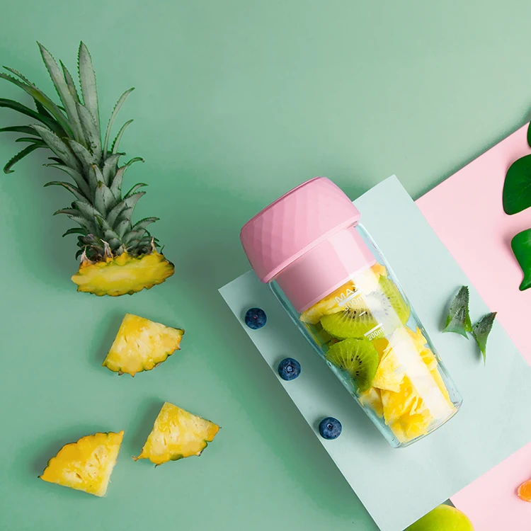 
Hot Products Wholesale personal mini portable juicer mixer USB blender for travel 