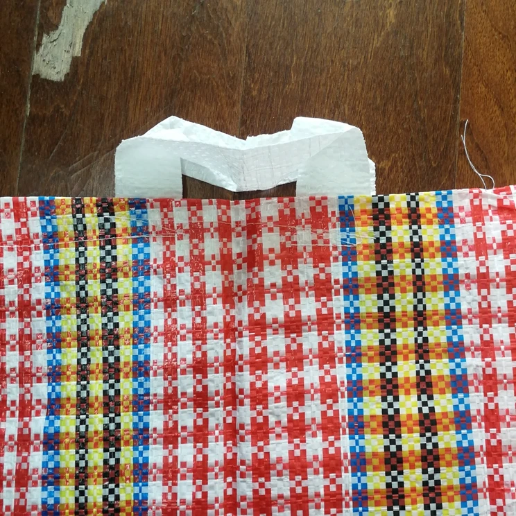 
Multi-color Shopping Carrier Packaging Die-Cut Handle Plastic polypropylene pp bags export to Peru 