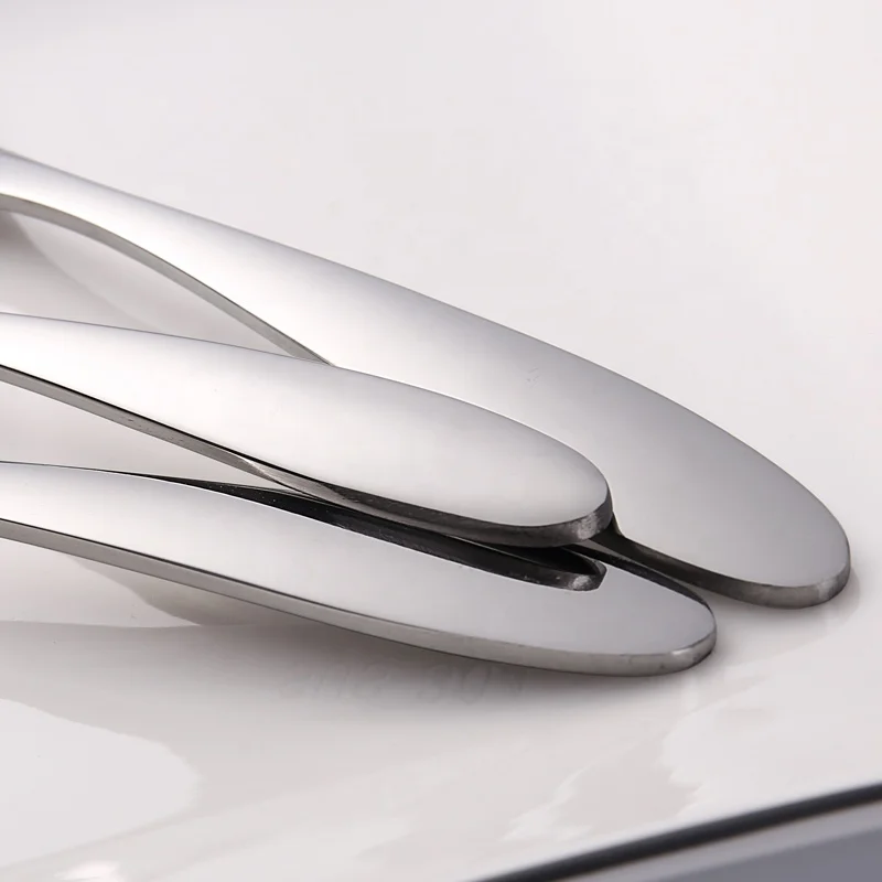 High quality stainless steel spoon 18/8 metal soup spoon for dinner ,rice ,dessert