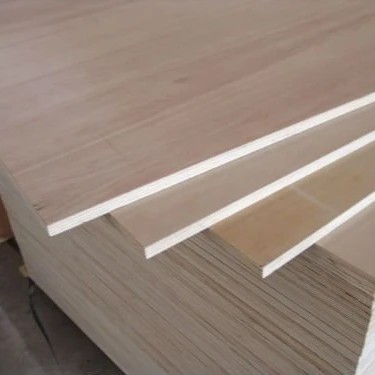 
 Фанерный лист с деревянным покрытием  