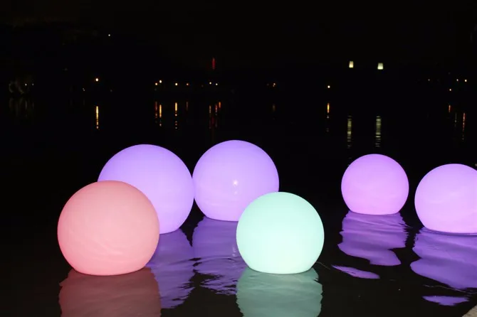 Illuminate Solar Floating Light LED Ball Garden Solar LED Balls Outdoor Pool Balls