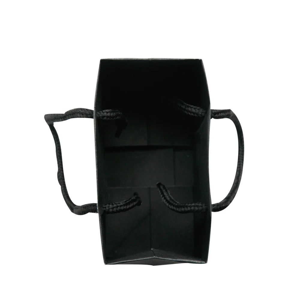 China manufacturer luxury black kraft paper shopping bag with handle