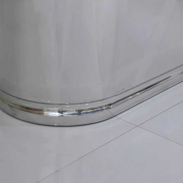 Чугунная французская ванна с зеркалом, 66 дюймов