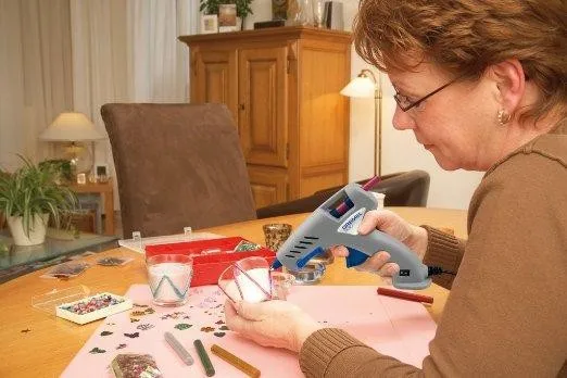 
White Color 11 mm EVA hot melt glue sticks for food packing and handicraft 