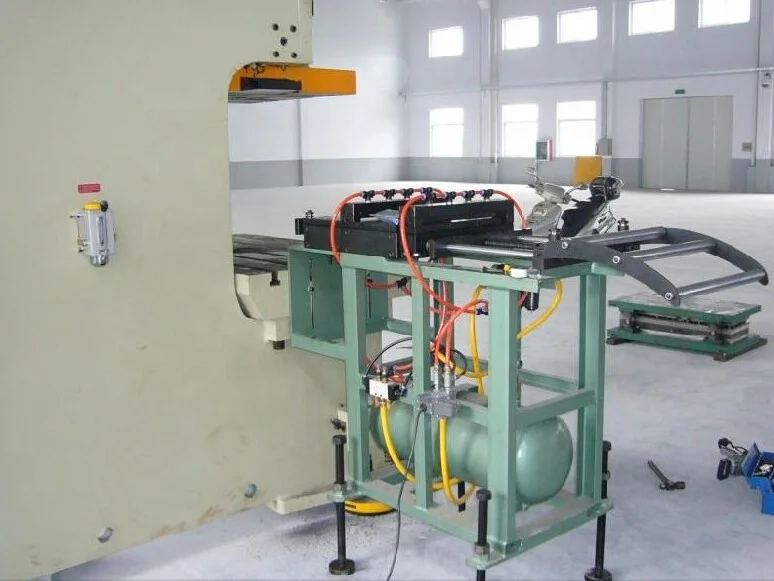 
China Manufacturer Price Air Feeder Strip Feeder for Punch Press for Sale 
