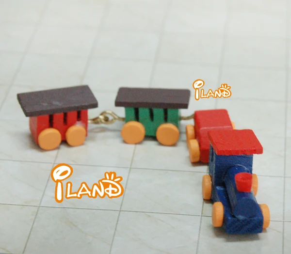 iland miniatures Dolls house mini train model OT001B