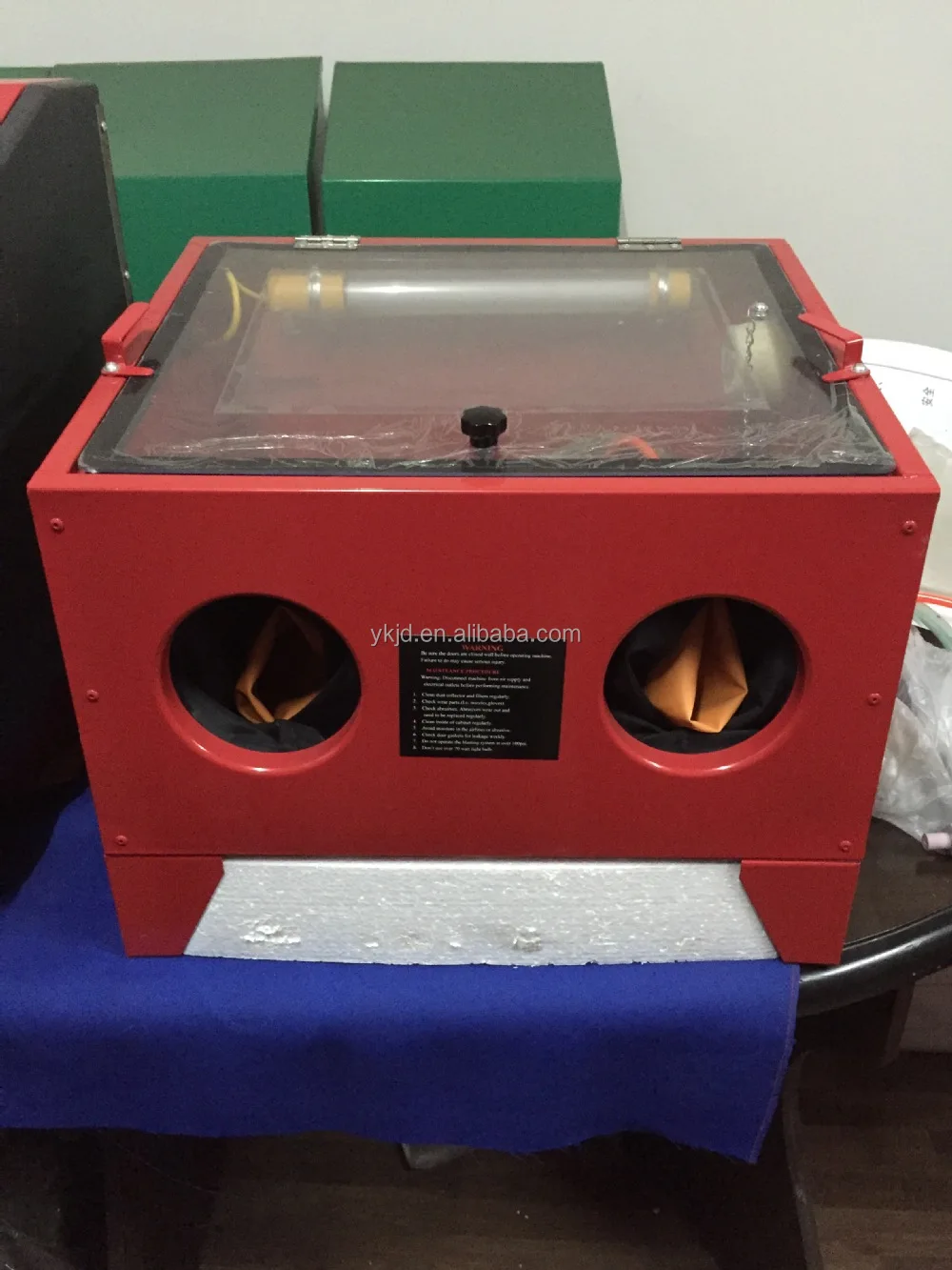 SBC90 Excellent Design blasting cleaning machinehigh quality electric Sand Blasting Chamber