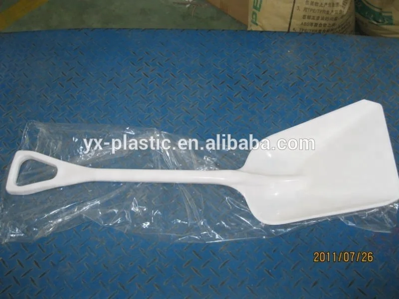 truck plastic shovel/spade