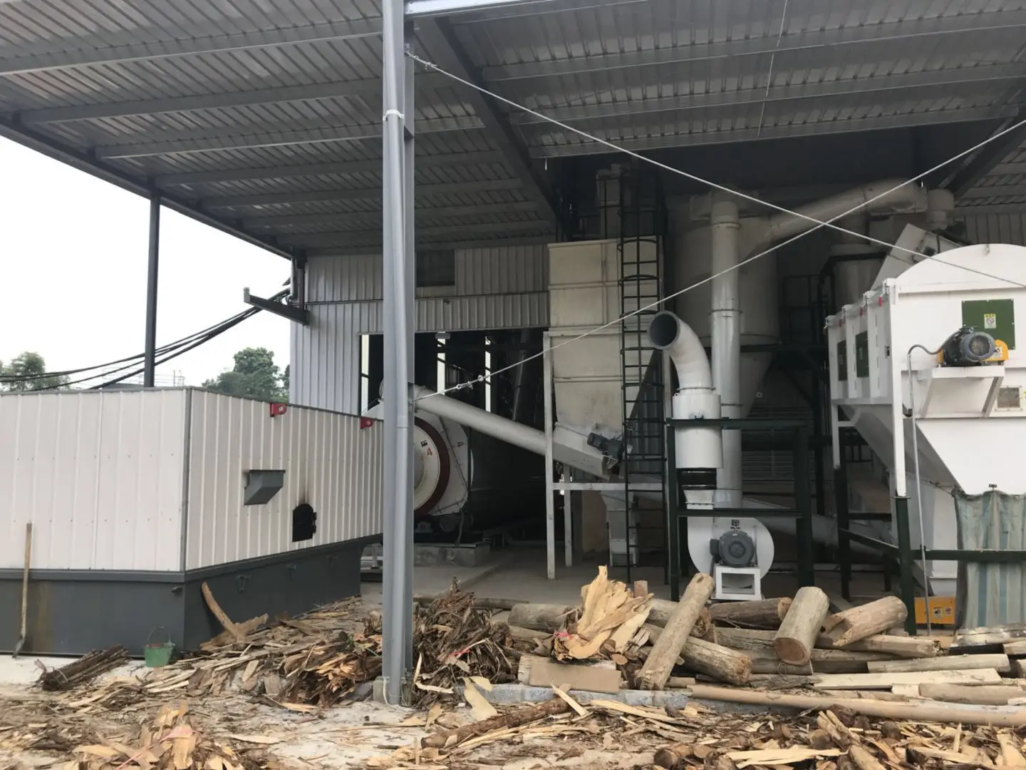 Wood pallet/woodchips/paper pulp/biomass pellet machine Granulator