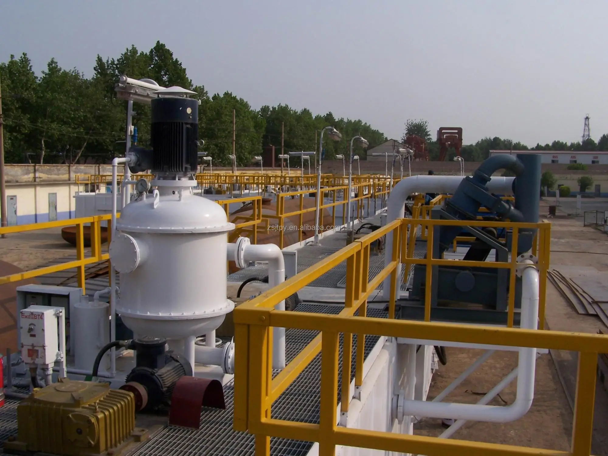 2021 Hot ! 20-300m3 volume Drilling rigs API Standard Skid-mounted mud cycle Solids Control System-mud tank