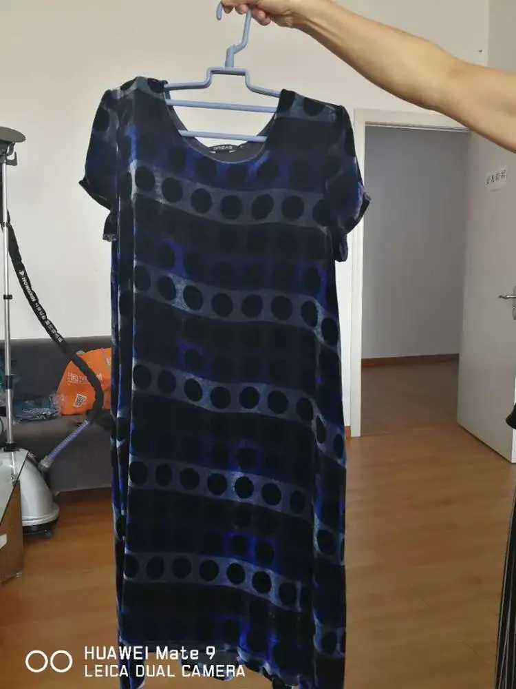 Тканые из искусственного шелка разряда печати и бархатной отделкой для женское платье