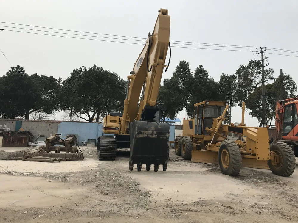 Экскаватор Great CAT 330BL с двигателем CAT 3306;