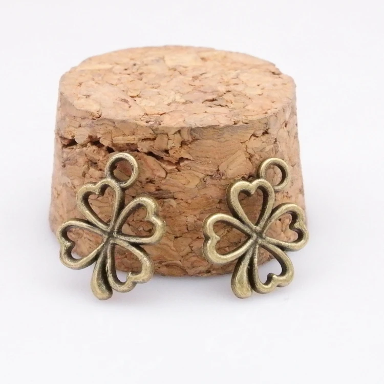 vintage metal alloy antique bronze charms lucky  Four Leaf Clover pendants charms for jewelry necklace making